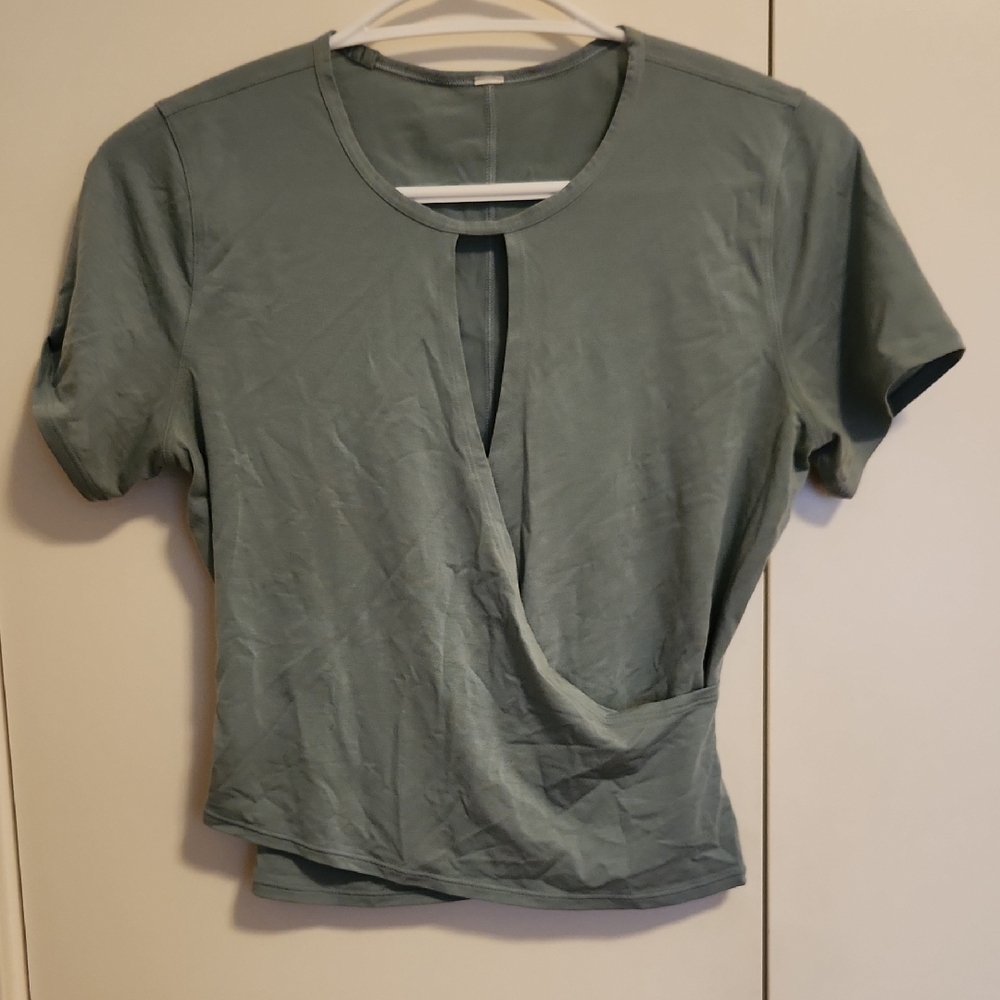 Cropped Peek-a-boo T-shirt